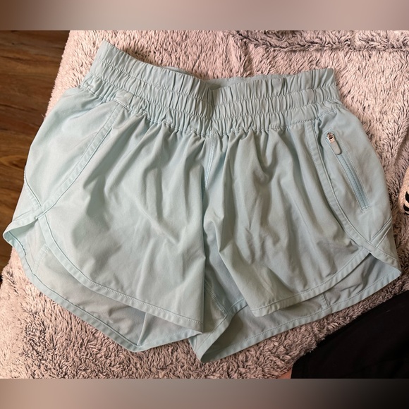 Lululemon Tracker Short V 4” - Picture 4 of 7